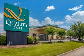  Quality Inn Auburn Campus Area I-85  Оберн